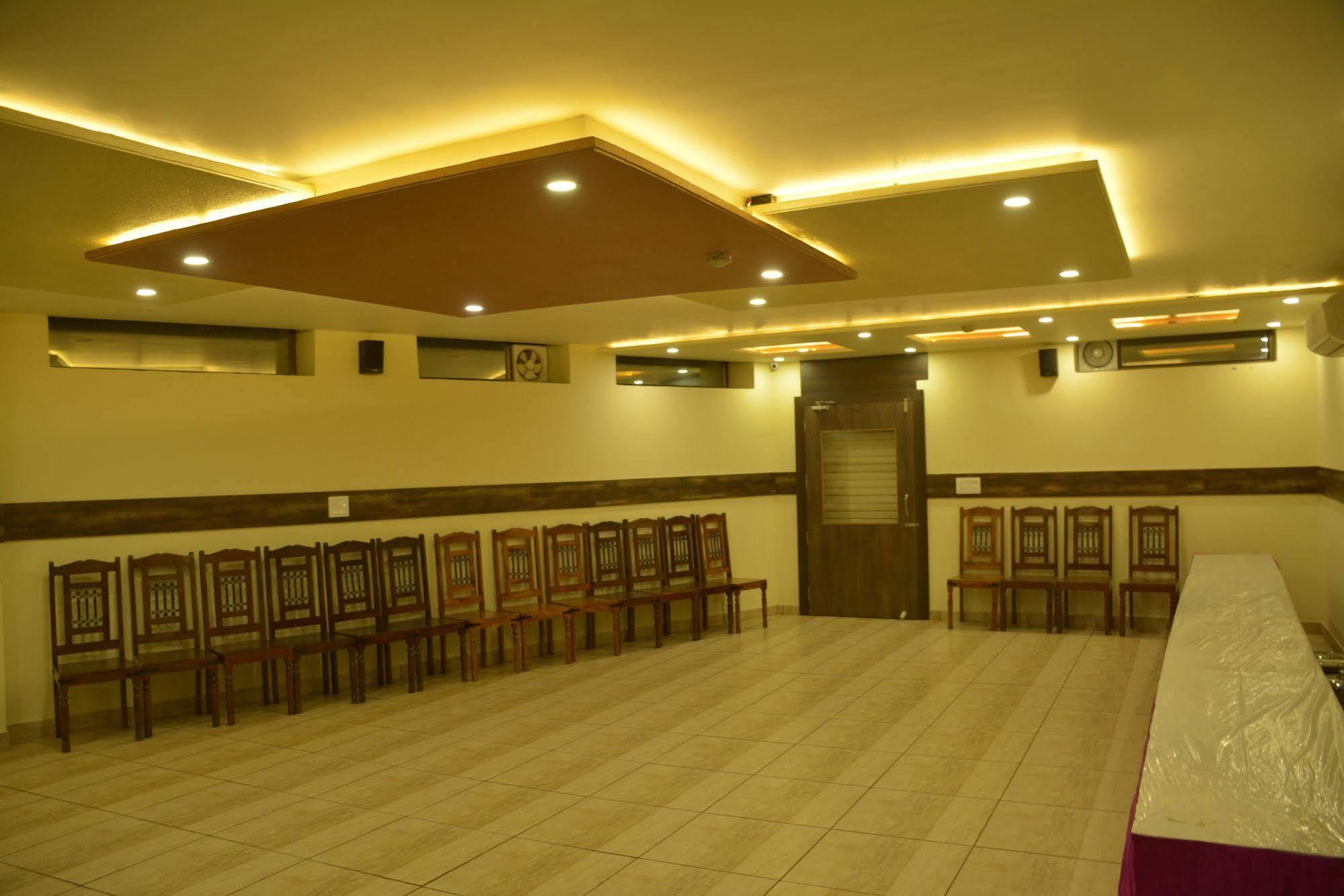 Fabhotel Padmavati Palace Mansarovar Jaipur Bagian luar foto